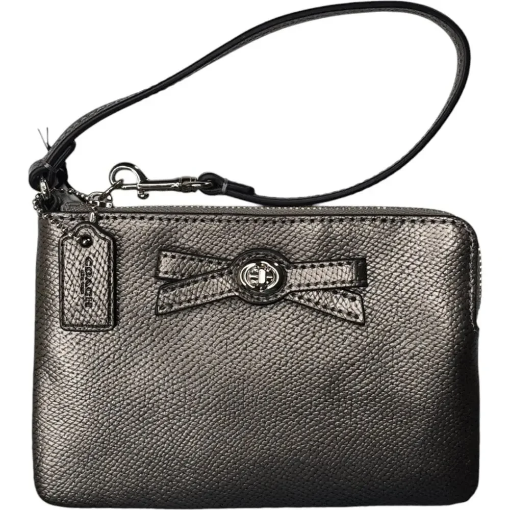 Coach turnlock bow